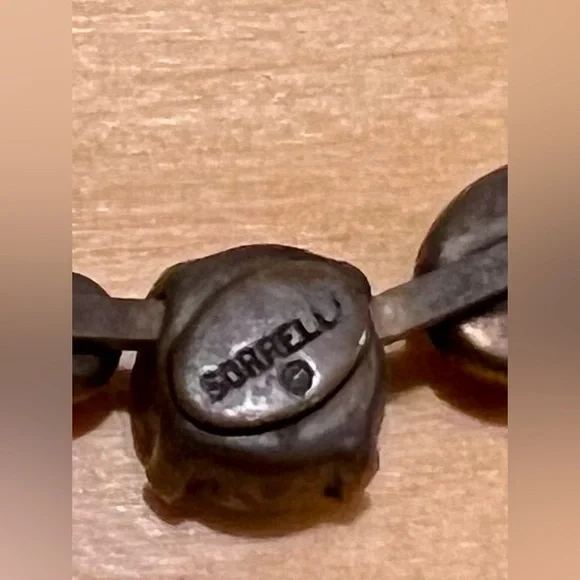 Sorrelli vintage necklace
Vintage Sorrelli crystal necklace that is signed - Picture 3 of 4